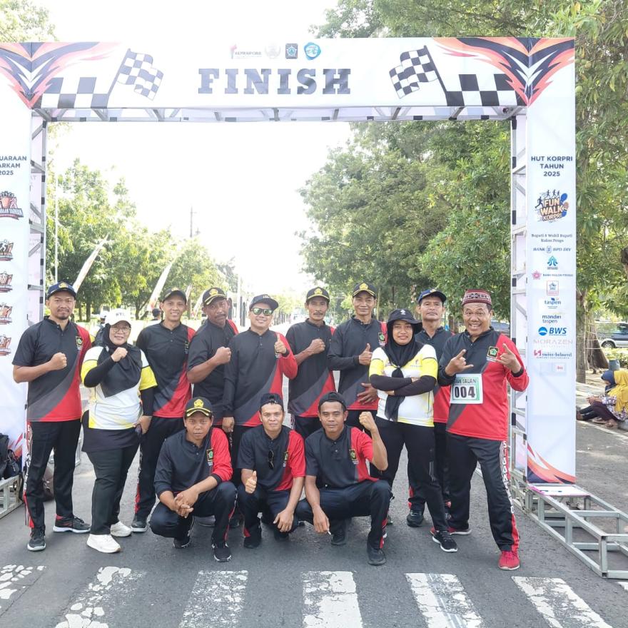 Kontingen Gerak Jalan Kalurahan Sidomulyo Bersemangat Mengikuti Lomba Gerak Jalan HUT ke-54 KORPRI 